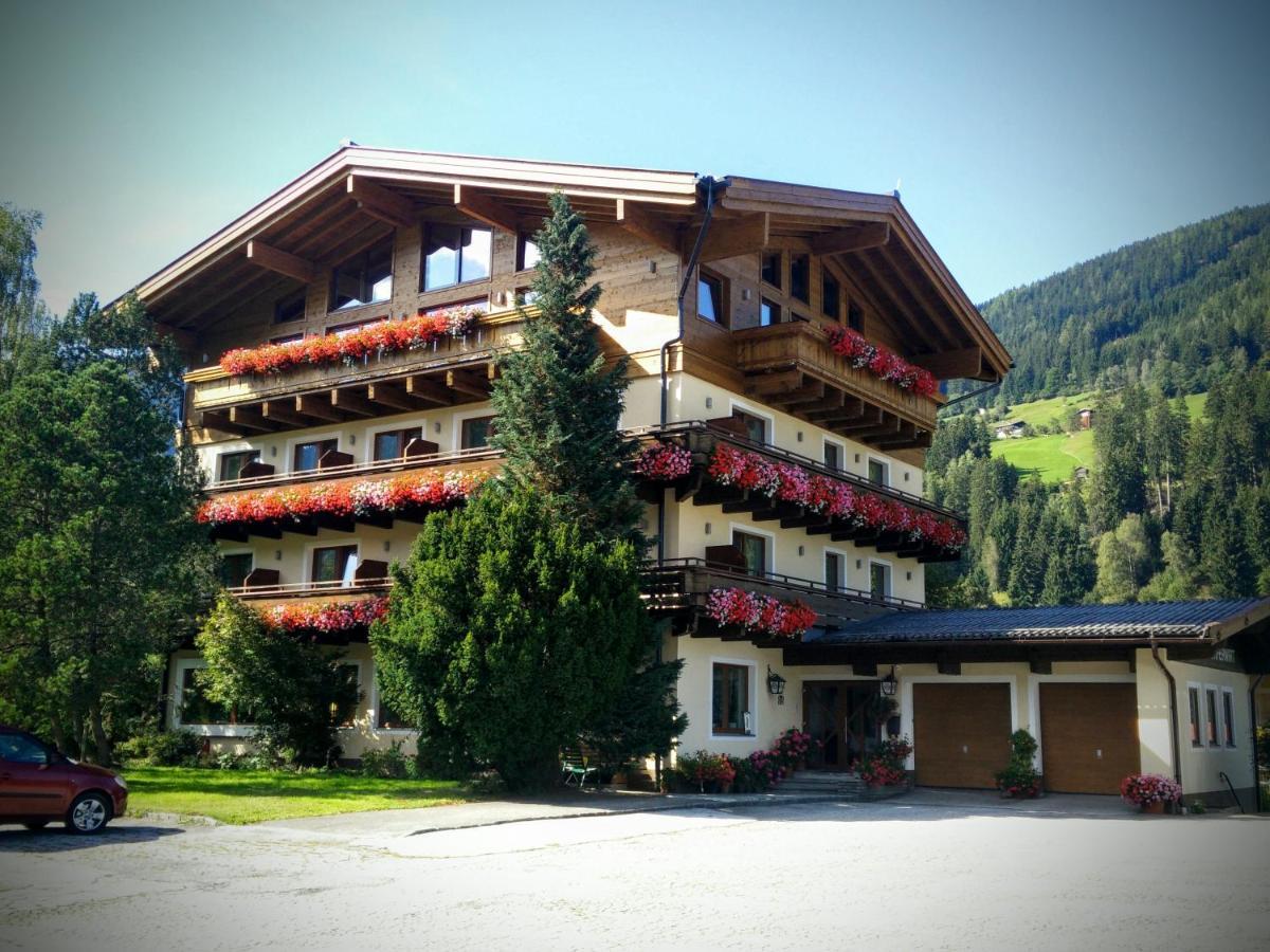 Dorferwirt Hotel Bramberg am Wildkogel Bagian luar foto