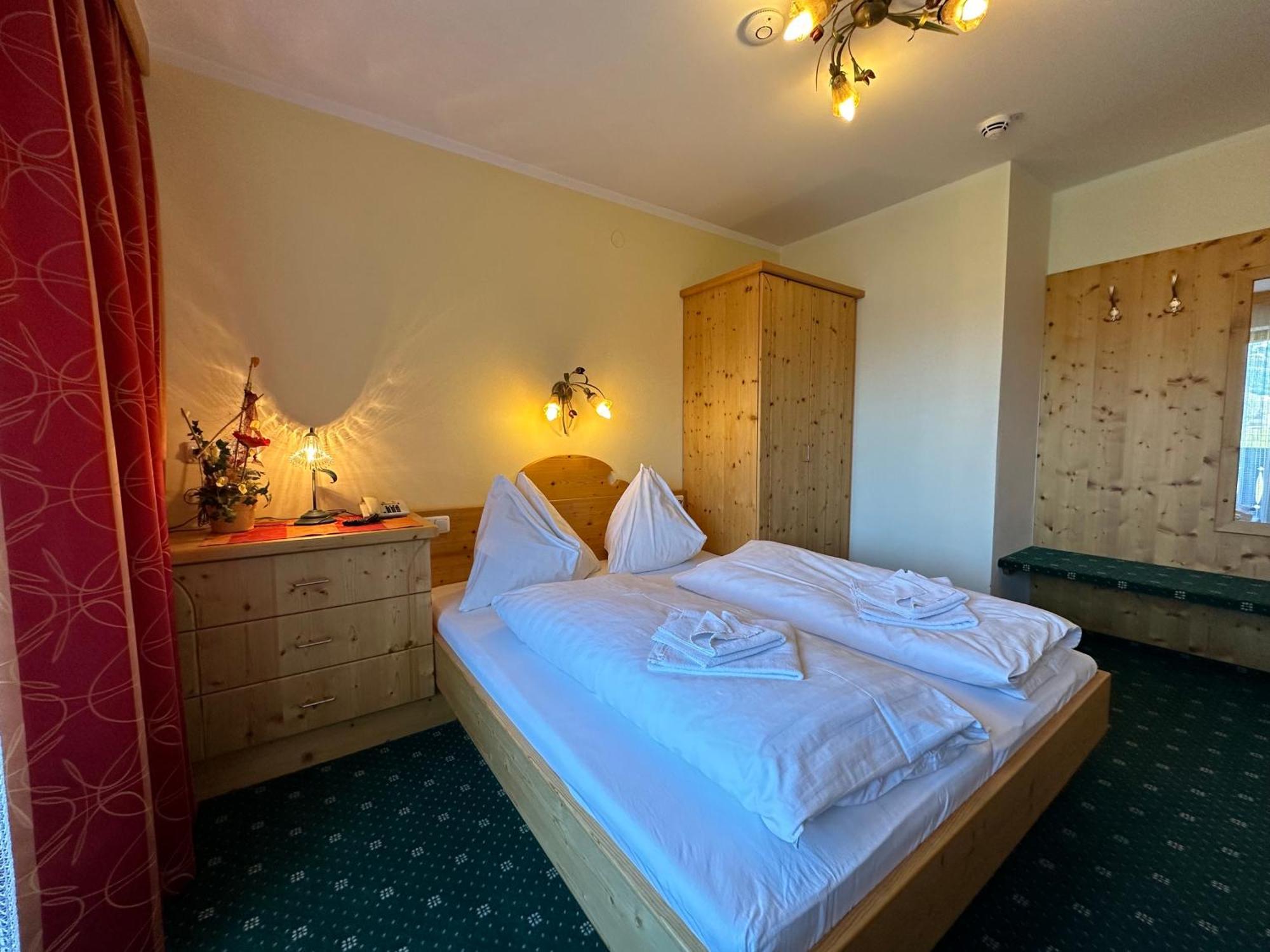 Dorferwirt Hotel Bramberg am Wildkogel Ruang foto